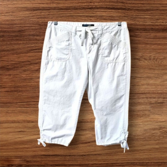 FRENCH CUFF Women's white Tie-โUpโCapris - Picture 9 of 13